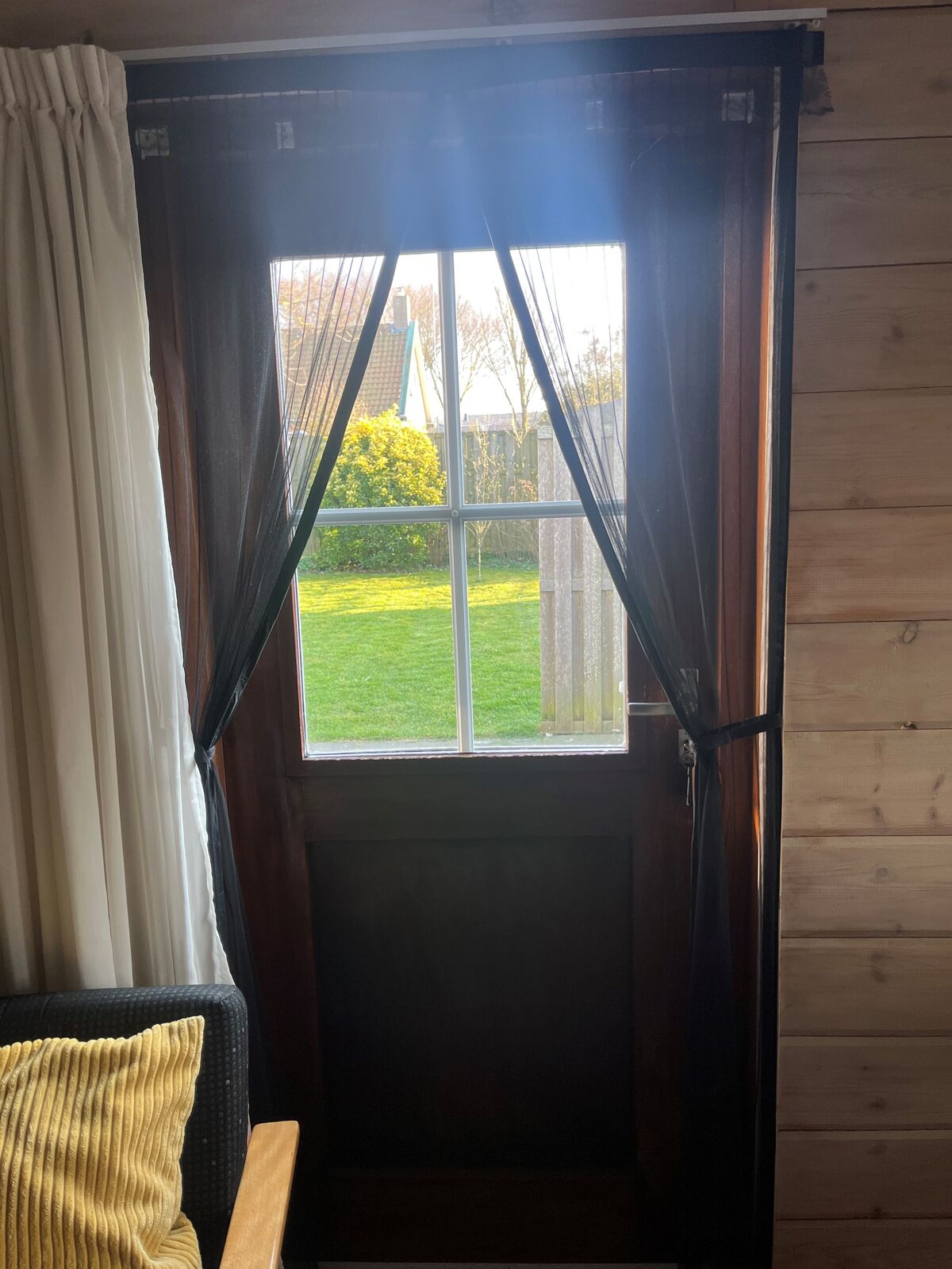 Tuindeur vanuit de woonkamer